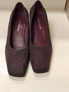 Embroidered Burgundy Naturalizer Pumps